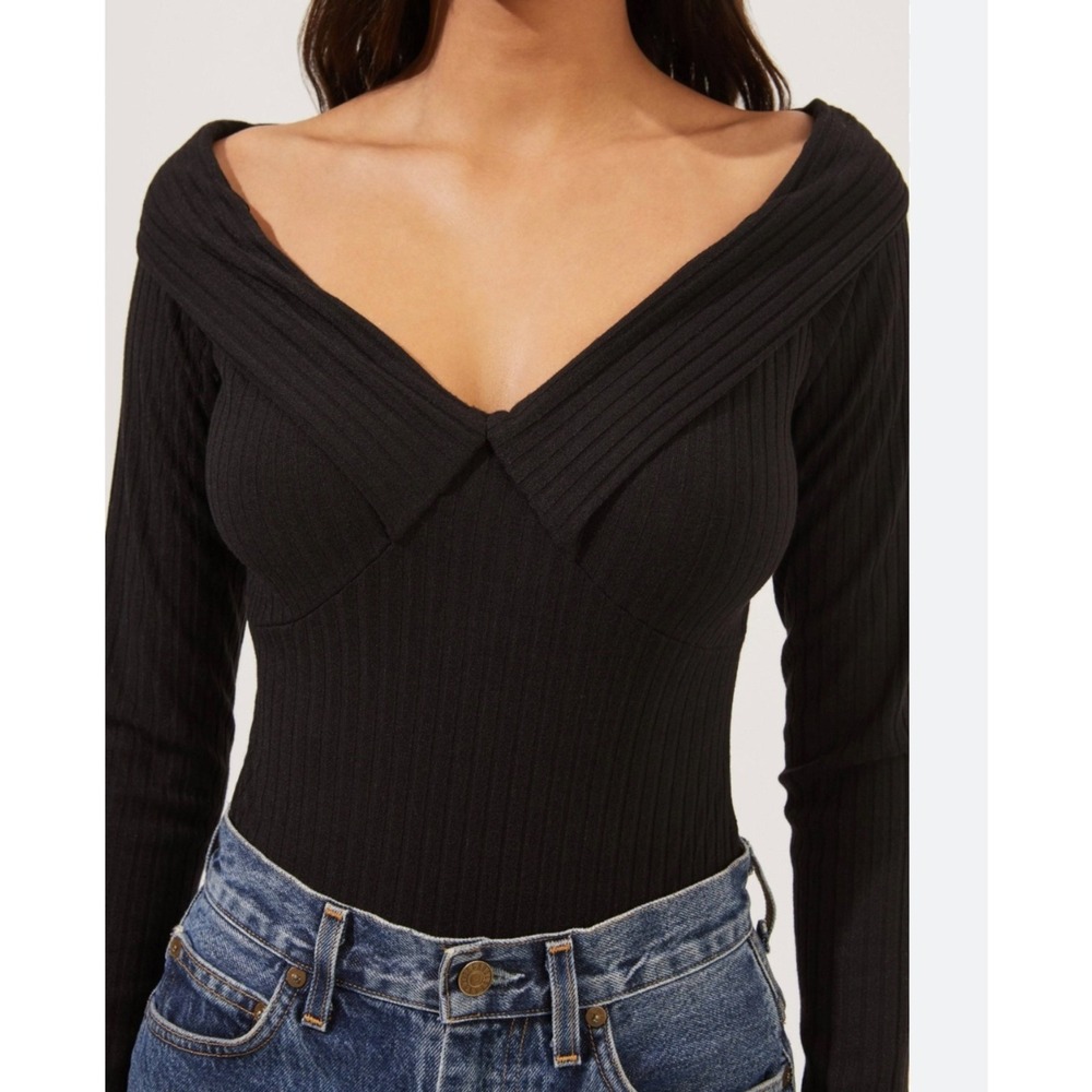 ASTR Nola Ribbed Knit Off the Shoulder Bodysuit S